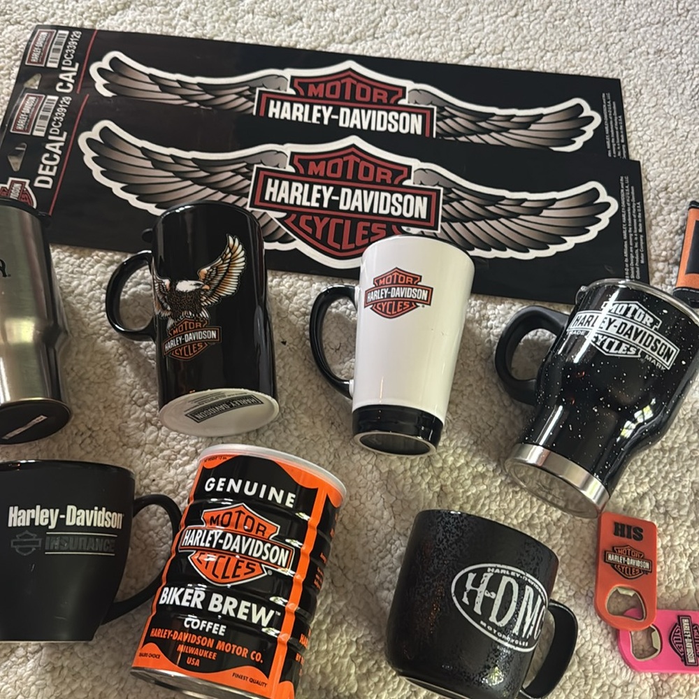 Harley-Davidson Black and Silver Party Set - Picture 3 of 7